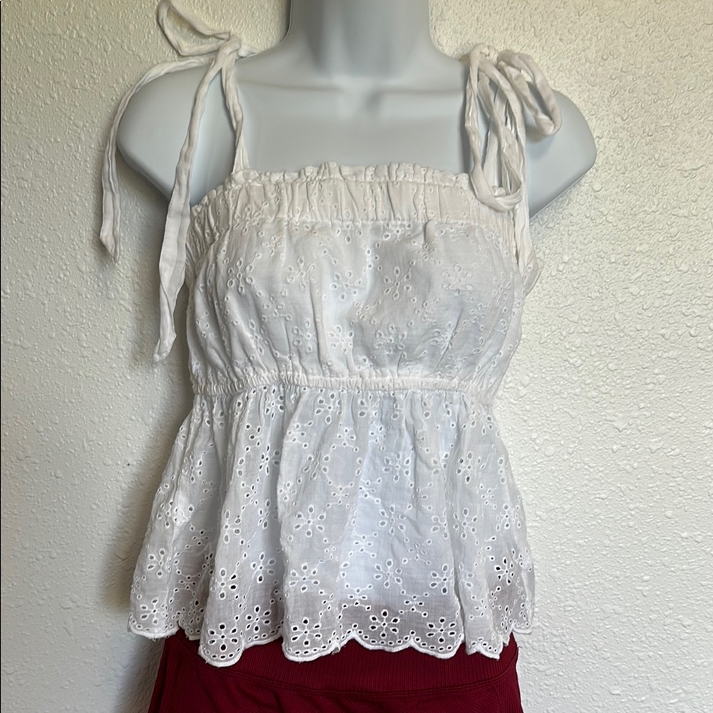 American Eagle Outfitters White Eyelet Lace Tie Shoulders Camisole Size Small